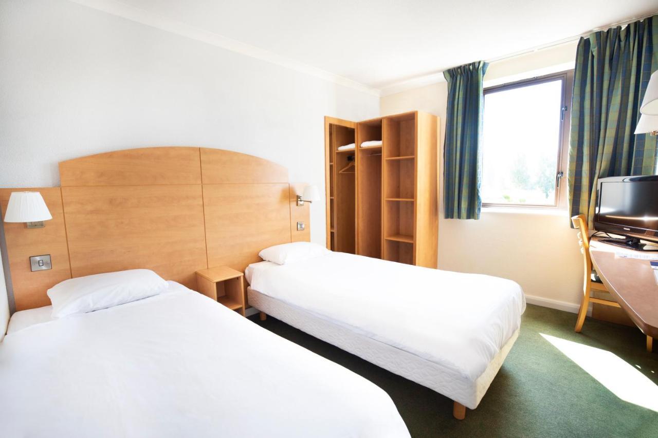 กัมปาไนล์ มิลตัน คีย์เนส เฟนนี สแตรตฟอร์ด Hotel มิลตันคีนส์ ภายนอก รูปภาพ
